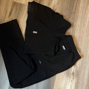 Figs women’s scrubs